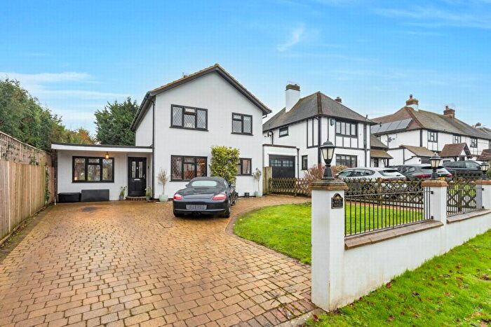 3 Bedroom Detached House For Sale In The Close, Saltwood, CT21