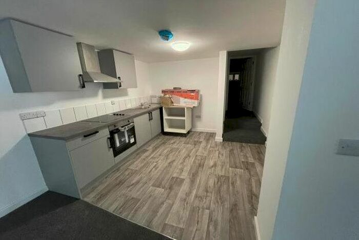 1 Bedroom Flat To Rent In Market Street, Liskeard, PL14