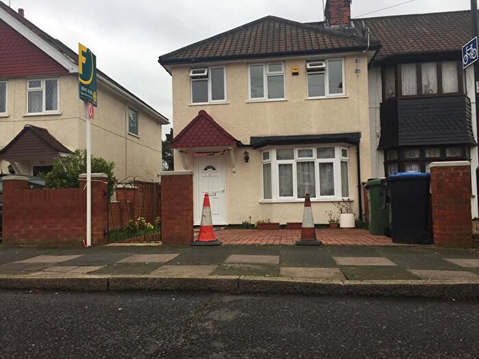 5 Bedroom House To Rent In Tokyngton Avenue, Wembley, HA9
