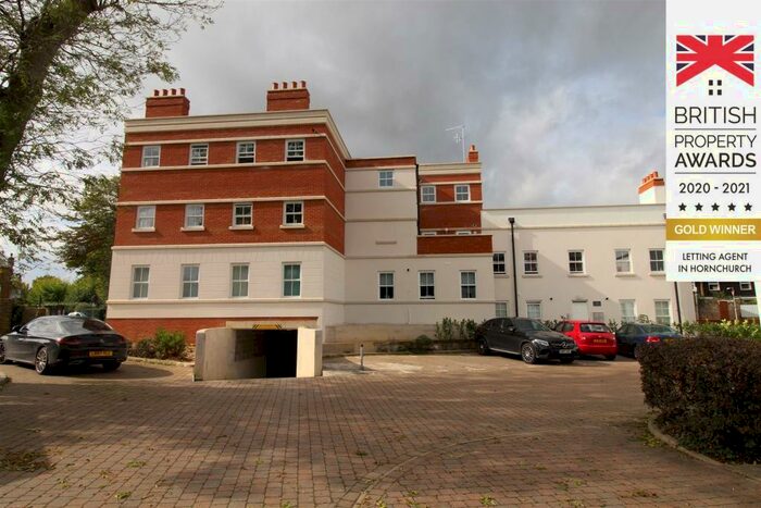 2 Bedroom Apartment To Rent In Carlton Place, Old Harlow, CM17