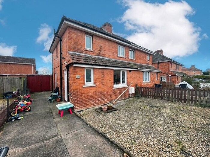 3 Bedroom Semi Detached House To Rent In Lyngford Square, Taunton, TA2