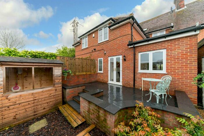 3 Bedroom Terraced House To Rent In Wigginton, Tring, HP23