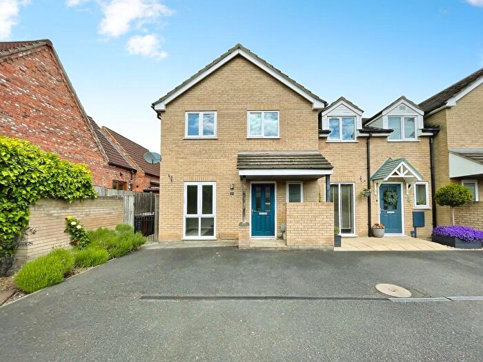 4 Bedroom Semi-Detached House To Rent In Copper Beech Close, South Hykeham, LN6