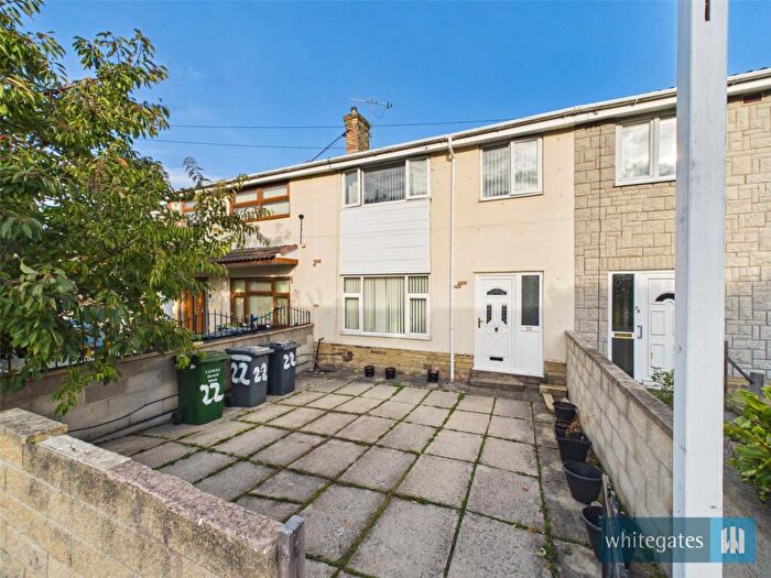 3 Bedroom Town House For Sale In Woodroyd Terrace, Bradford, West Yorkshire, BD5