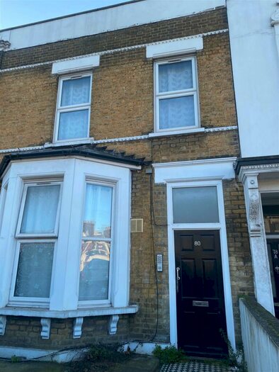 Studio To Rent In Brownhill Road, London, SE6