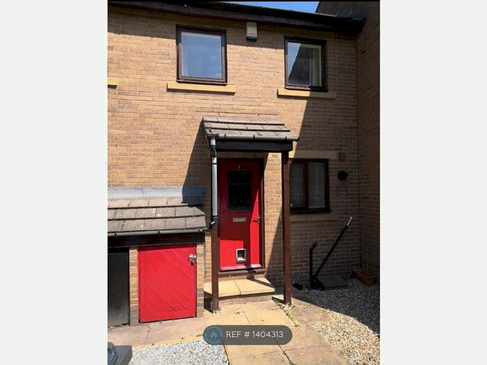 2 Bedroom Terraced House To Rent In Hudson Close, Bradford, BD7