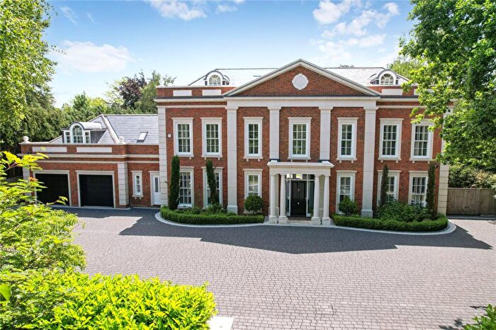 6 Bedroom Detached House For Sale In Chargate Close, Burwood Park, KT12