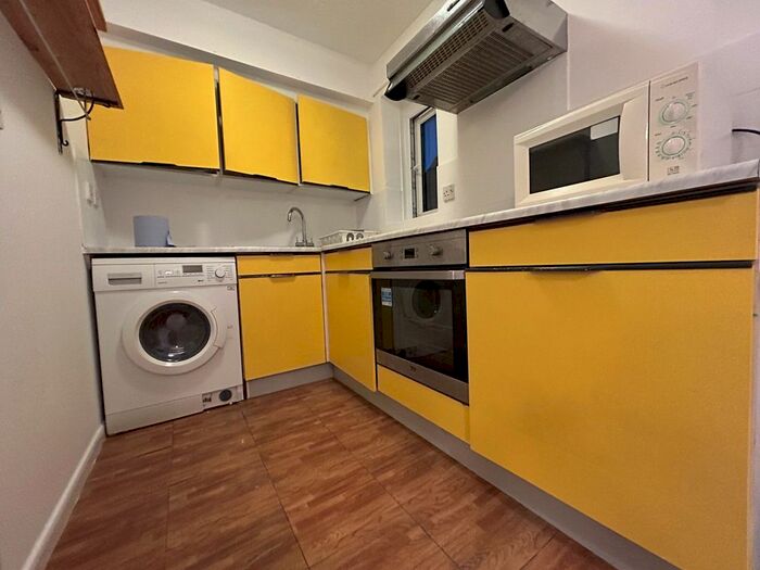 Studio To Rent In Vardon Close, London, W3