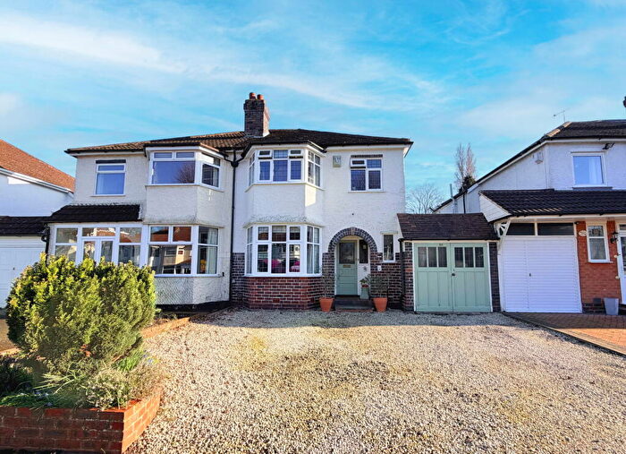 4 Bedroom Semi Detached House For Sale In Cropthorne Road, Shirley, B90