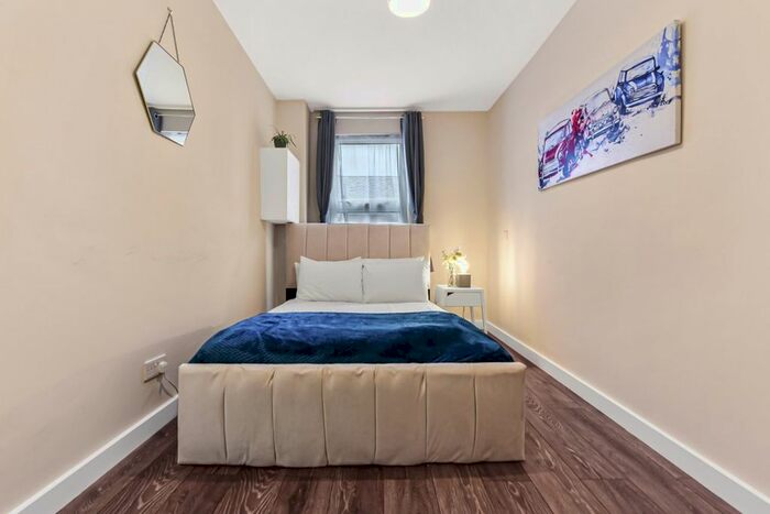 2 Bedroom Flat To Rent In Gravely House, London, SE8