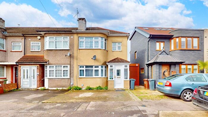 4 Bedroom End Terrace House To Rent In Tenterden Road, Dagenham, RM8