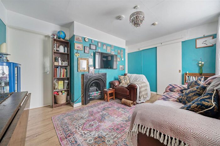 2 Bedroom Bungalow For Sale In Downs Close, Charing, Ashford, TN27