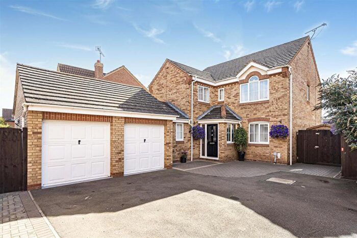 5 Bedroom Detached House For Sale In Preston Drive, Daventry, NN11