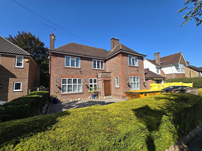 6 Bedroom Detached House For Sale In Ludlow Avenue, Luton, LU1