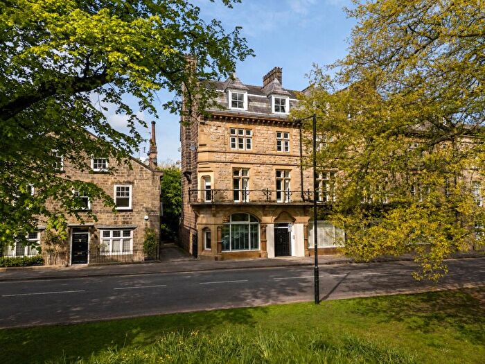 3 Bedroom Apartment For Sale In Park Parade, Harrogate, HG1