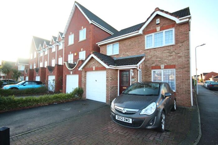 3 Bedroom Property To Rent In Deverills Way, Langley, Slough, SL3