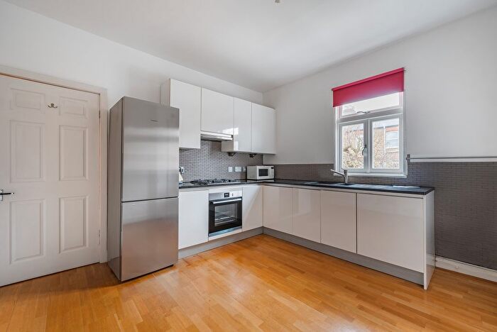 2 Bedroom Flat To Rent In Upham Park Road, Chiswick, London, W4