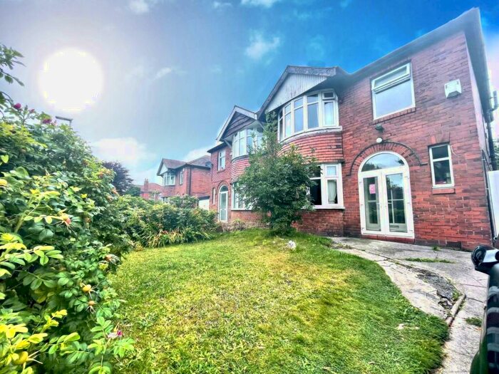 3 Bedroom Semi-Detached House To Rent In Mauldeth Road West, Chorlton, M21