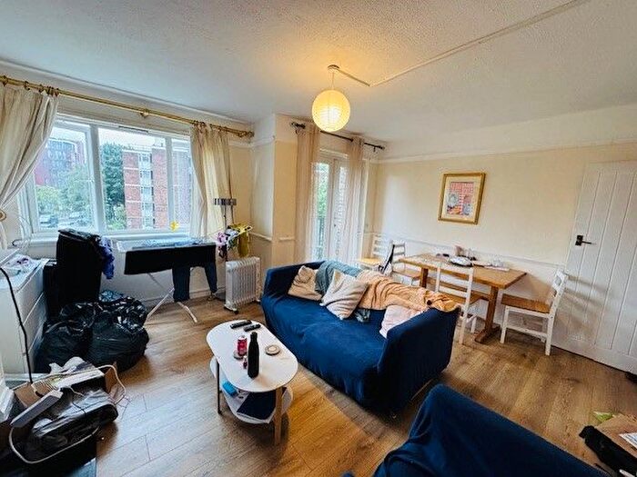 3 Bedroom Flat To Rent In Shaftesbury Court, Shaftesbury Street, London, N1