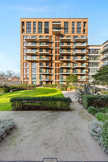 2 Bedroom Apartment For Sale In Victory Parade, London, SE18