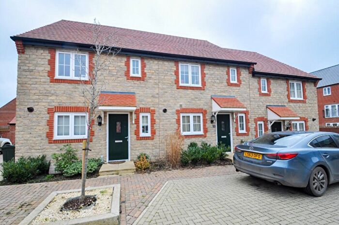 3 Bedroom Terraced House To Rent In Catterick Road, Bicester, Oxfordshire, OX26