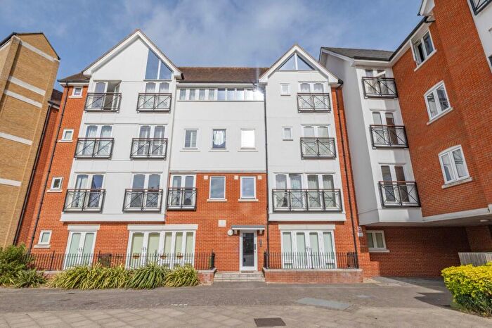 2 Bedroom Flat For Sale In Tannery Square, Canterbury, Kent, CT1