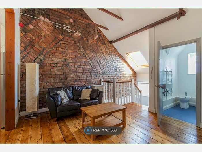 2 Bedroom Flat To Rent In Princes Street, Cardiff, CF24