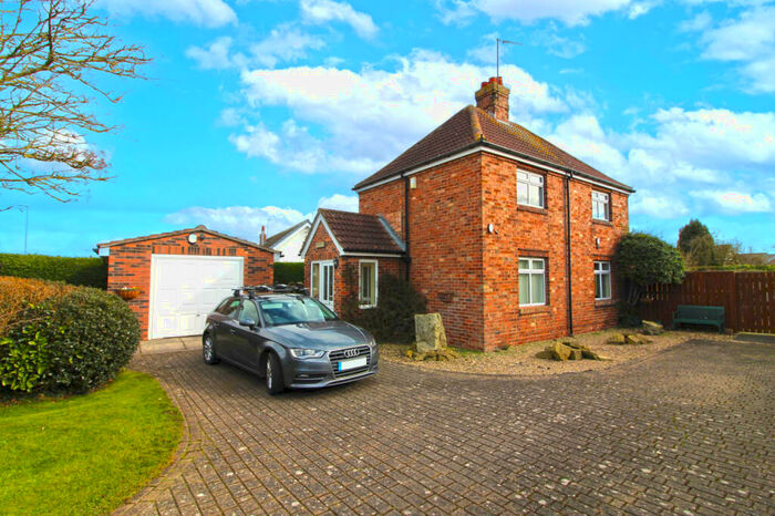 3 Bedroom Detached House For Sale In Miles Lane, HU17