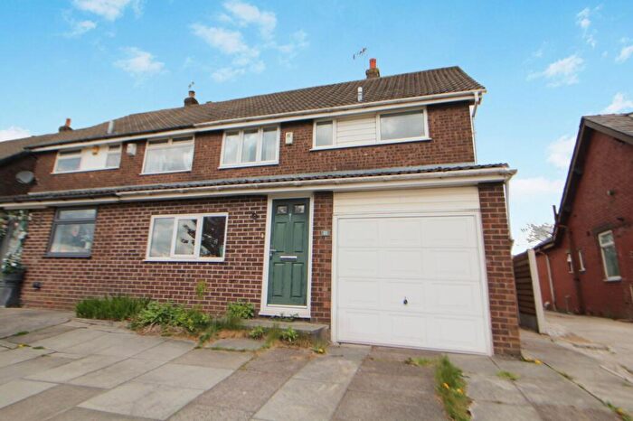 3 Bedroom Semi-Detached House For Sale In Hyde Road, Mottram, Hyde, Greater Manchester, SK14