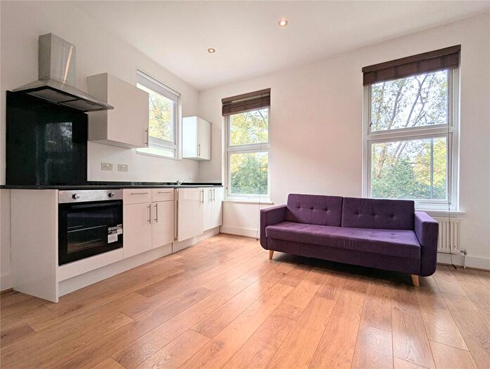 1 Bedroom Apartment To Rent In Middle Lane, Crouch End, London, N8