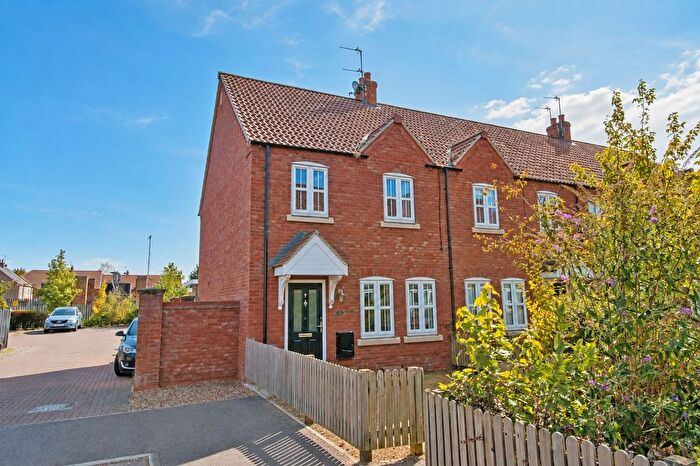 3 Bedroom End Of Terrace House For Sale In Bob Rainsforth Way, Gainsborough, DN21