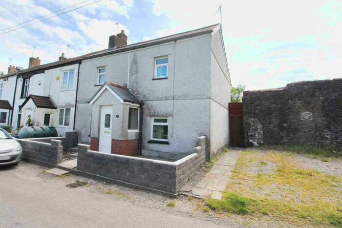 3 Bedroom Semi-Detached House To Rent In Pantybrad, Tonyrefail, CF39