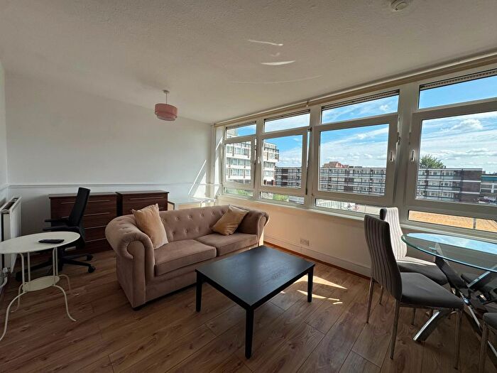 2 Bedroom Flat To Rent In Manchester Road, London, E14