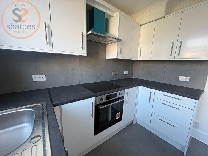 4 Bedroom House To Rent In New Barns Avenue, Mitcham, London, CR4