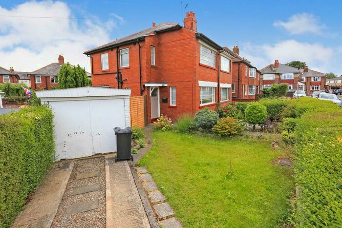 3 Bedroom Semi-Detached House To Rent In Roseville Drive, Harrogate, HG1