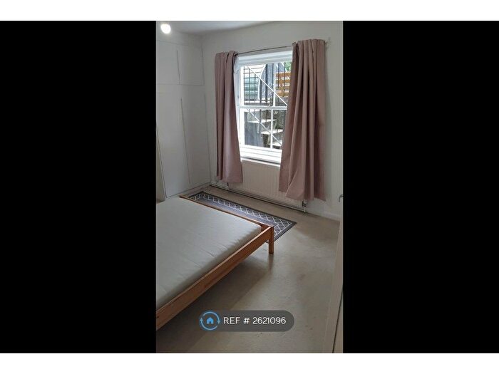 1 Bedroom Flat To Rent In Hurst Street, London, SE24