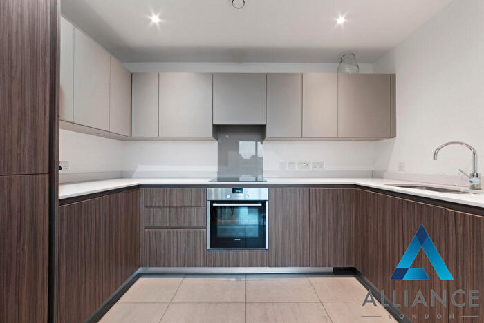 2 Bedroom Apartment To Rent In Sewardstone Road, Bow, E2