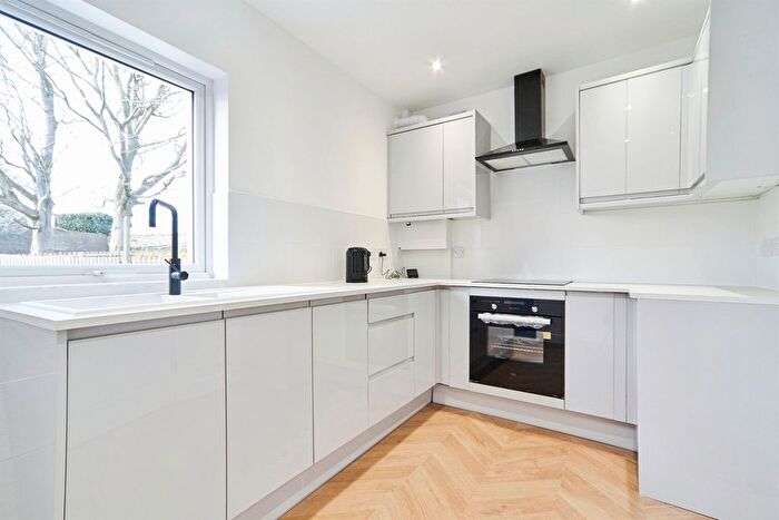 3 Bedroom Terraced House For Sale In Inghams Avenue, Pudsey, LS28