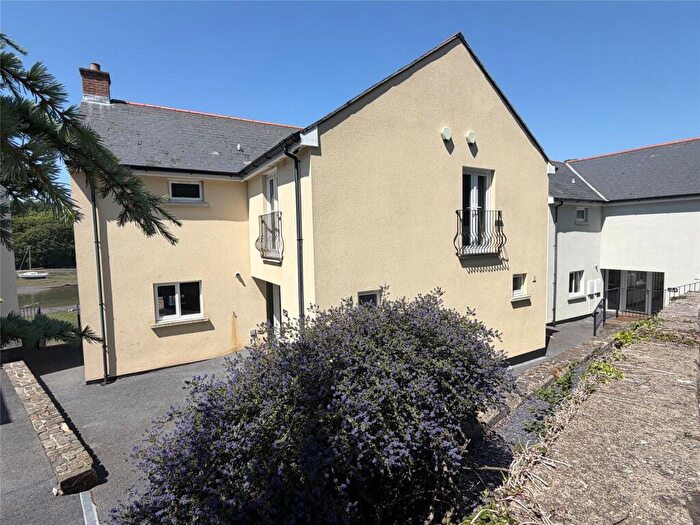 3 Bedroom End Of Terrace House For Sale In Castle Hall Road, Blackbridge, Milford Haven, Pembrokeshire, SA73