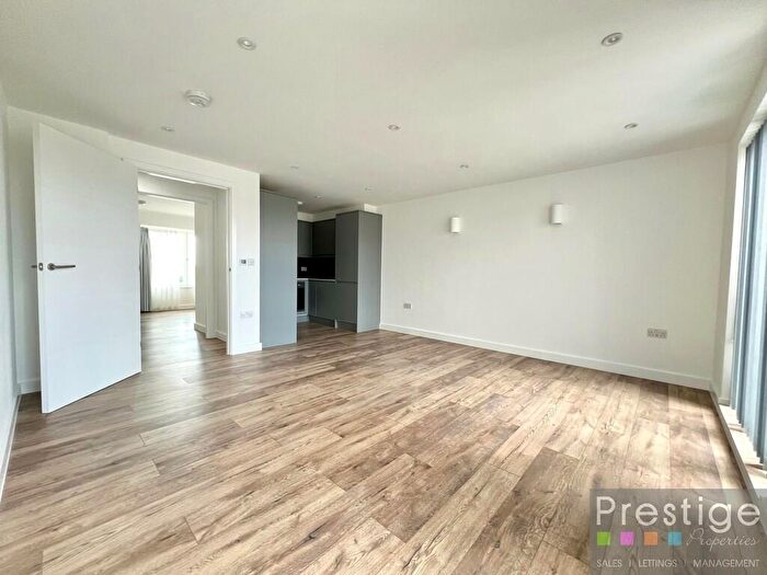 1 Bedroom Apartment To Rent In Brent Street, London, NW4