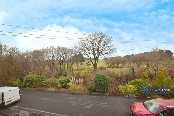 4 Bedroom Semi-Detached House To Rent In Hollowhead Lane, Blackburn, BB1