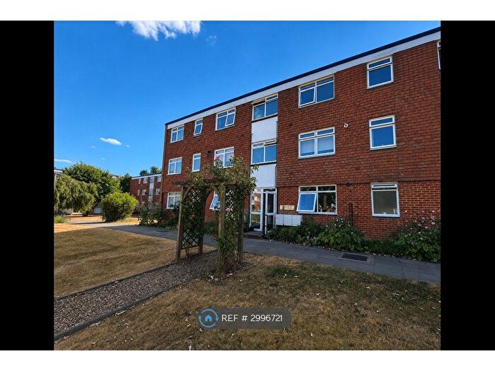 2 Bedroom Flat To Rent In Sollershott East, Letchworth, SG6