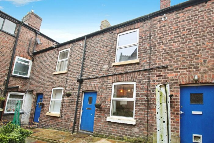 1 Bedroom Terraced House To Rent In Townley Place, Macclesfield, Cheshire, SK11