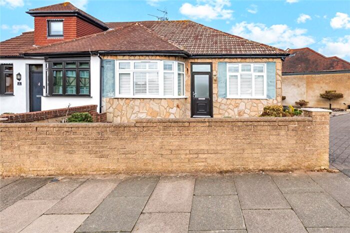 2 Bedroom Bungalow For Sale In Ayr Way, Romford, RM1
