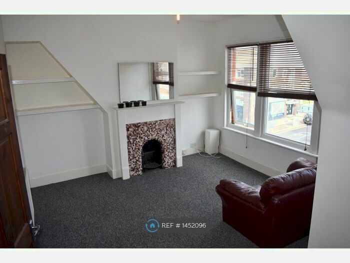 1 Bedroom Flat To Rent In London Road, Westcliff-On-Sea, SS0