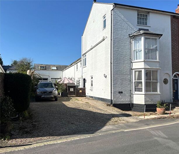 4 Bedroom Semi-Detached House For Sale In Bath Road, Lymington, Hampshire, SO41