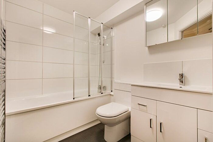 1 Bedroom Flat For Sale In Fitzroy Street, London, W1T
