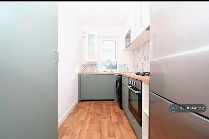 2 Bedroom Flat To Rent In Haughburn Road, Glasgow, G53