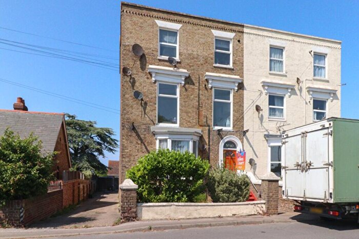 2 Bedroom Flat For Sale In Canterbury Road, Birchington, CT7