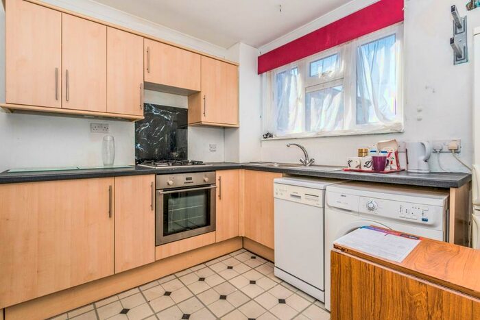 2 Bedroom Property To Rent In St Marys Road, Fratton, PO1